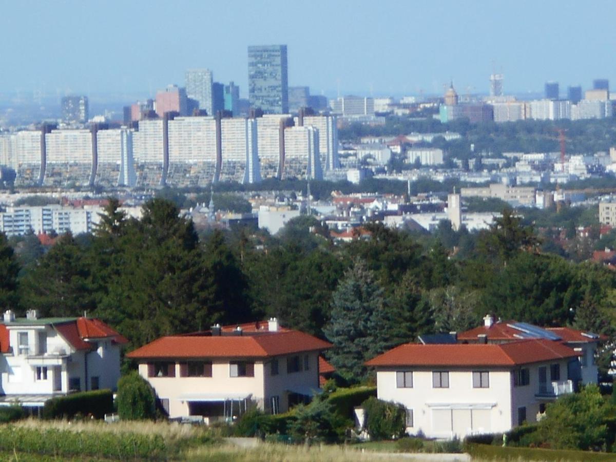 Top Over Vienna, Perchtoldsdorf Weinberge Ideal With Car Exterior photo